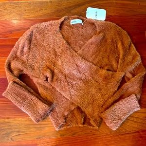 Fuzzy crop sweater, size small, NWT